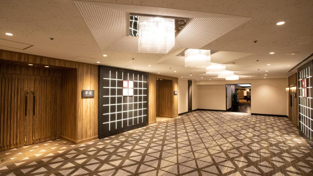 Hotel Tokyo Garden Palace Exterior photo