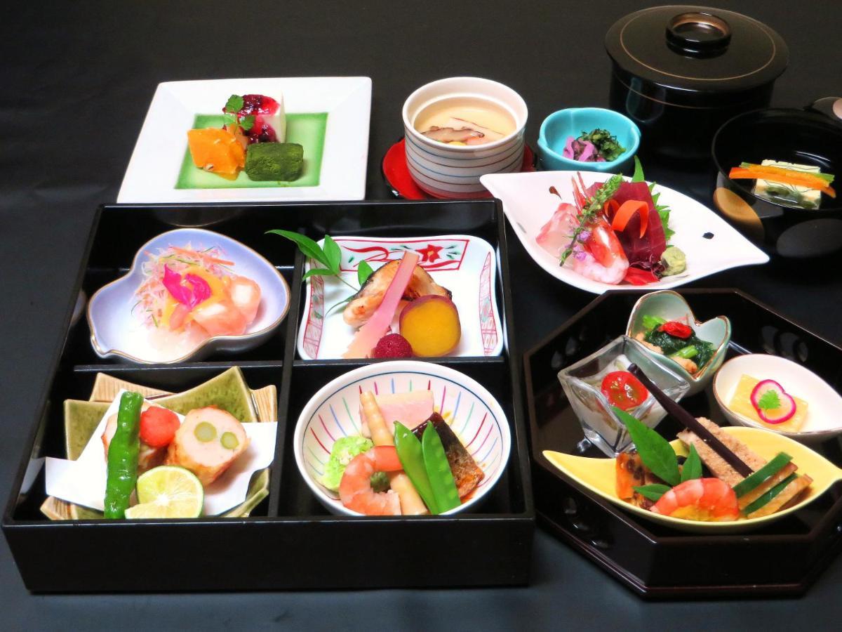 Hotel Tokyo Garden Palace Exterior photo
